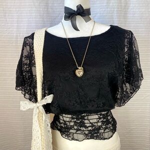 ♡ floral lace boat neck blouse with flared batwing sleeves ♡